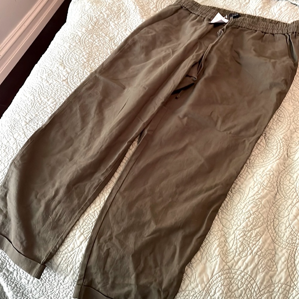 Size 10 draw string JCrew army green linen/cotton blend pant.  NWT